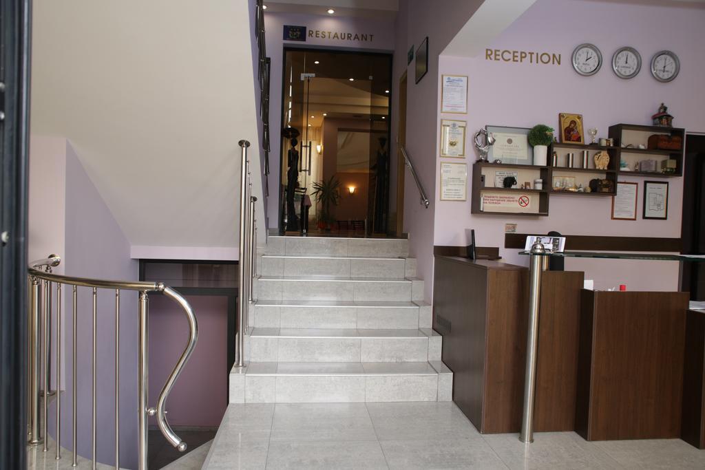 Family Hotel Avramov Видин Екстер'єр фото