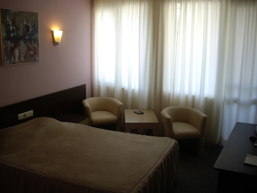 Family Hotel Avramov Видин Екстер'єр фото