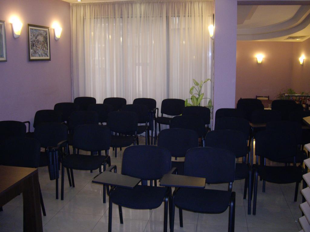 Family Hotel Avramov Видин Екстер'єр фото